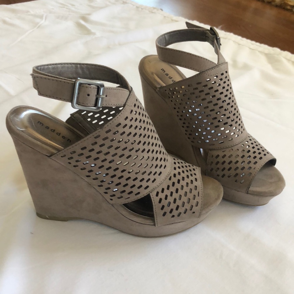 Madden Girl wedges